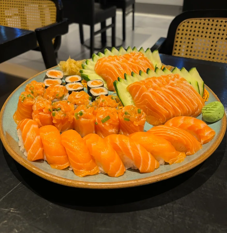 Combinado de salmão para 2 pessoas (34 un.)