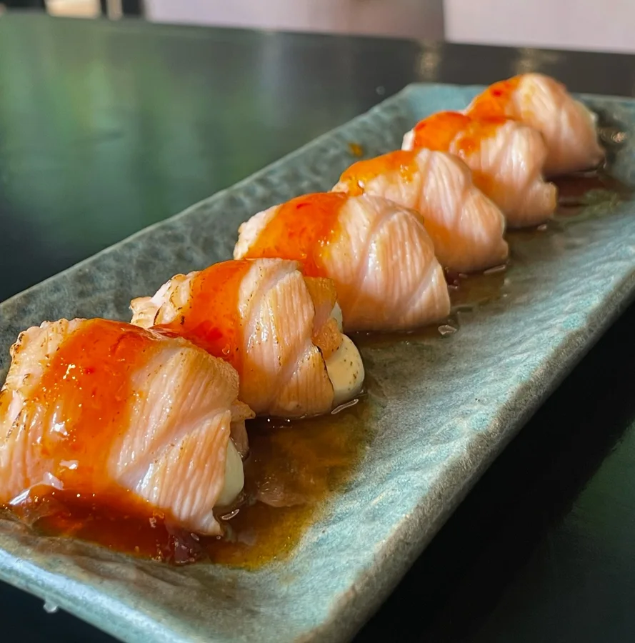 Robata de cream cheese com geleia picante