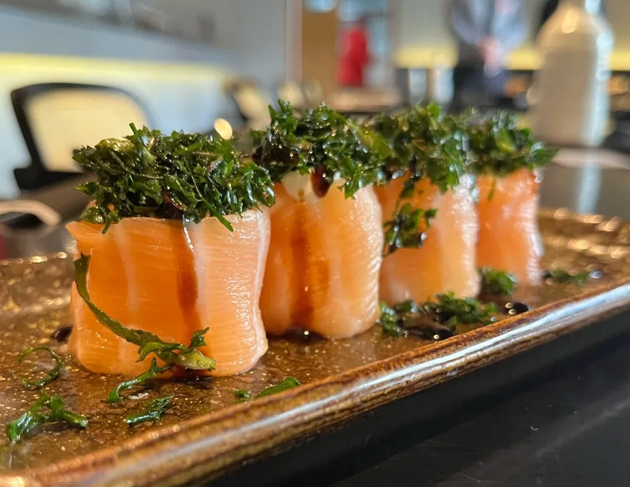 Jhou de salmão com cream cheese e couve