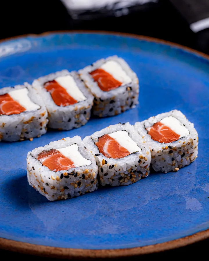 Uramaki de salmão